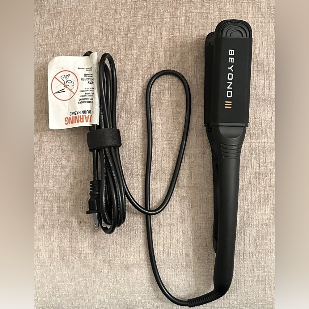 Beyond Styling Iron by Life - Next Gen Pro Ionic Charcoal NIB HTF New (no Box)